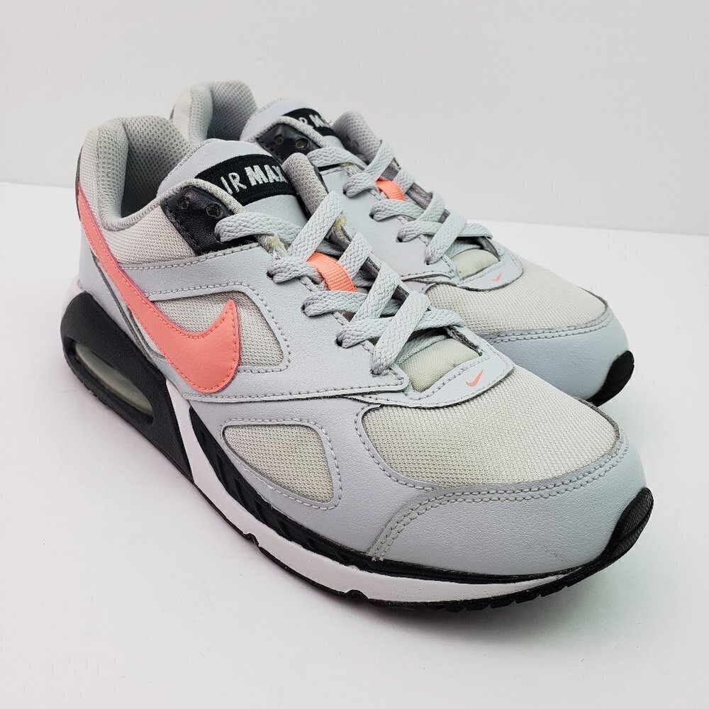 Nike Air Max IVO Youth Size 6Y Wmns 7.5 Platinum Gray Athletic Sneaker Shoes